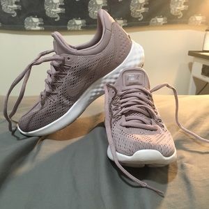 Plum Nike Skyelux